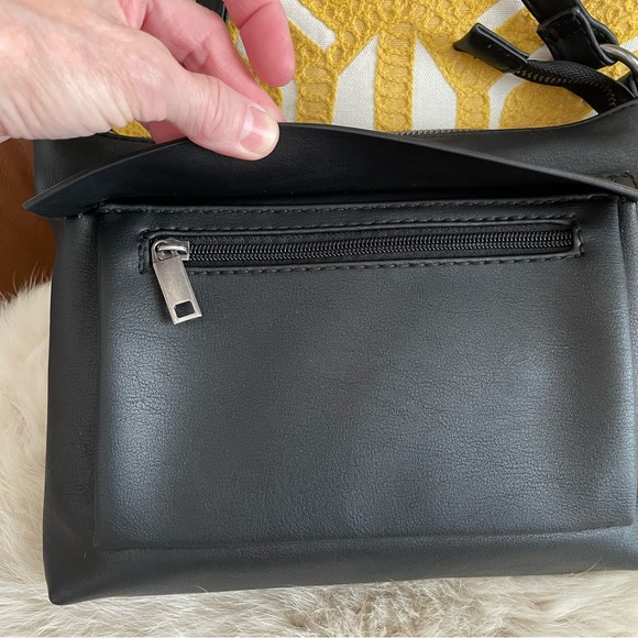 Universal Thread Vegan Crossbody Bag - Picture 5 of 10